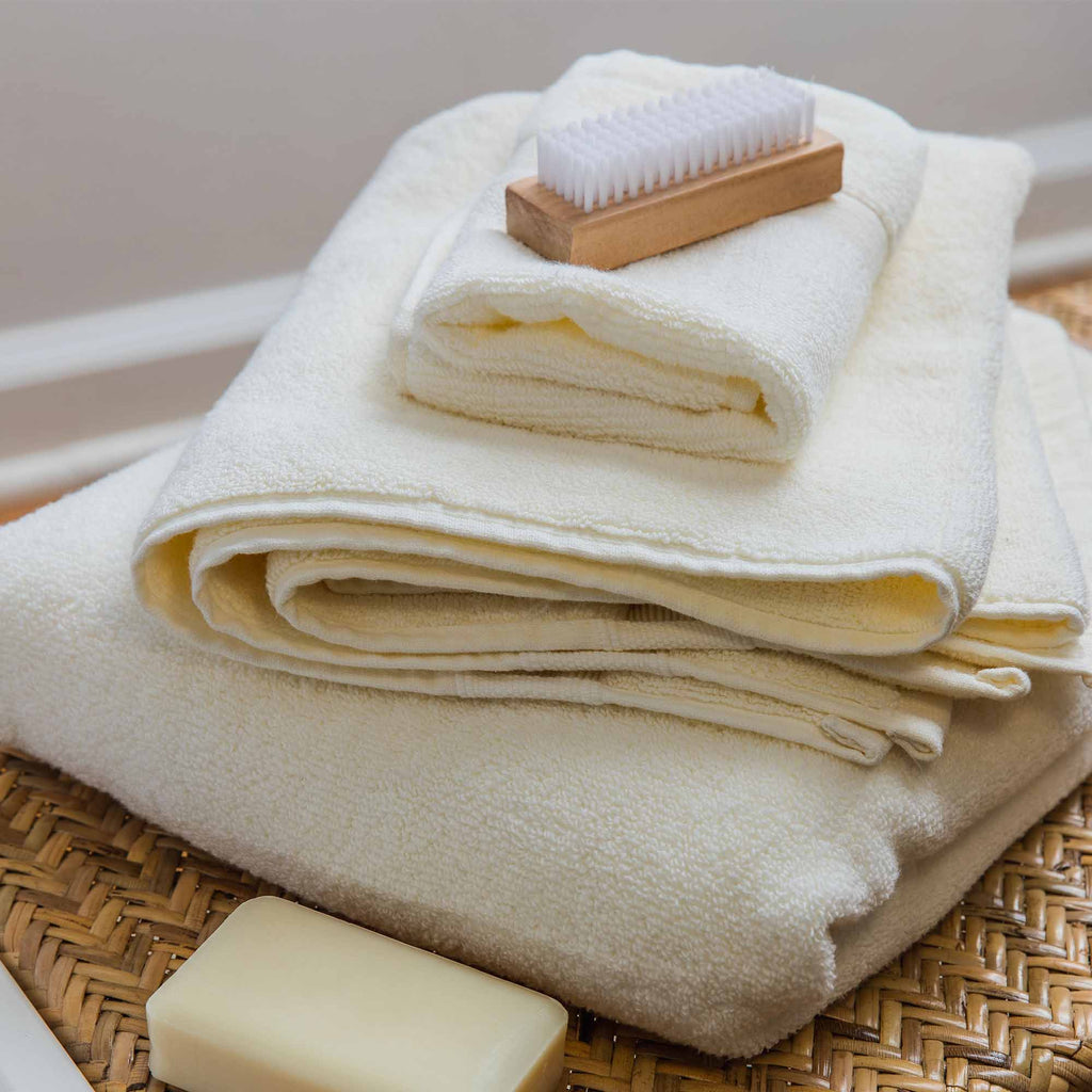 Ivory 8-Piece Monogram Towel Set